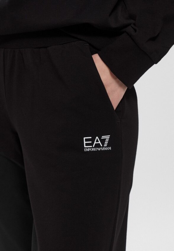 Костюм спортивный EA7