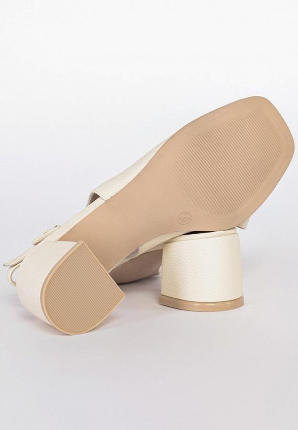 Босоножки Gut