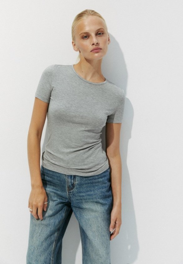 Футболка Charmstore