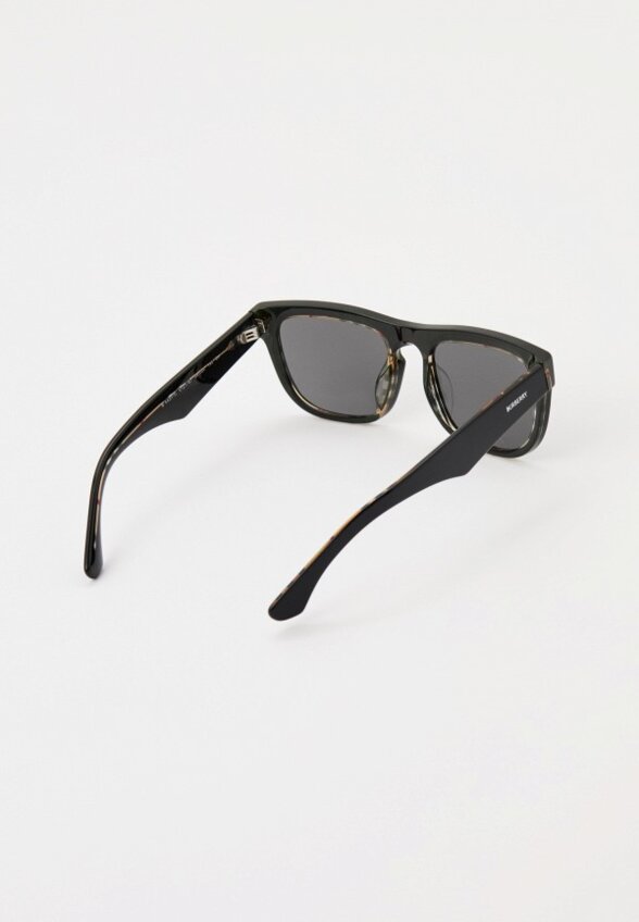 Очки солнцезащитные Burberry