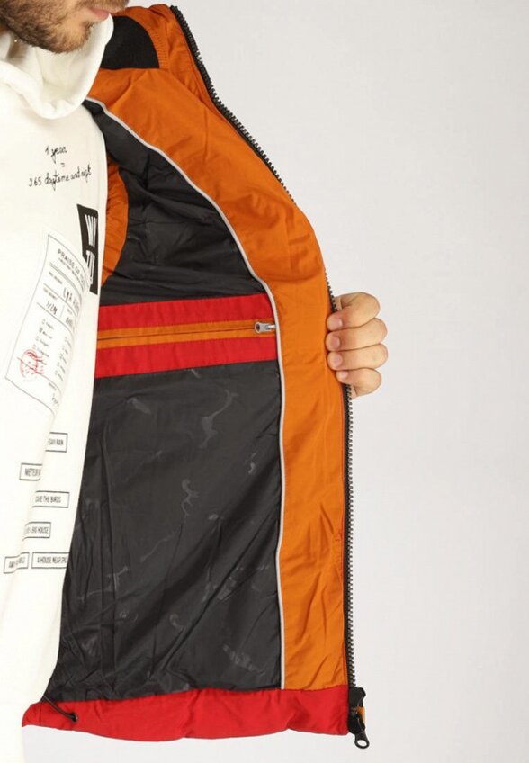 Жилет утепленный A Passion Play