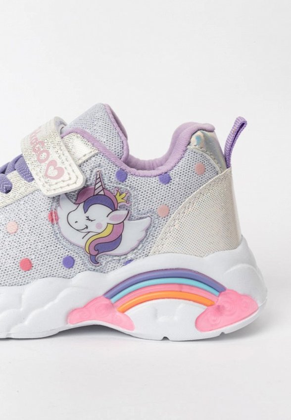 Кроссовки Tikkago