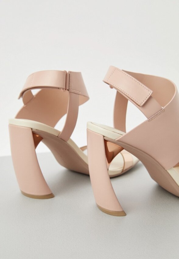 Босоножки United Nude