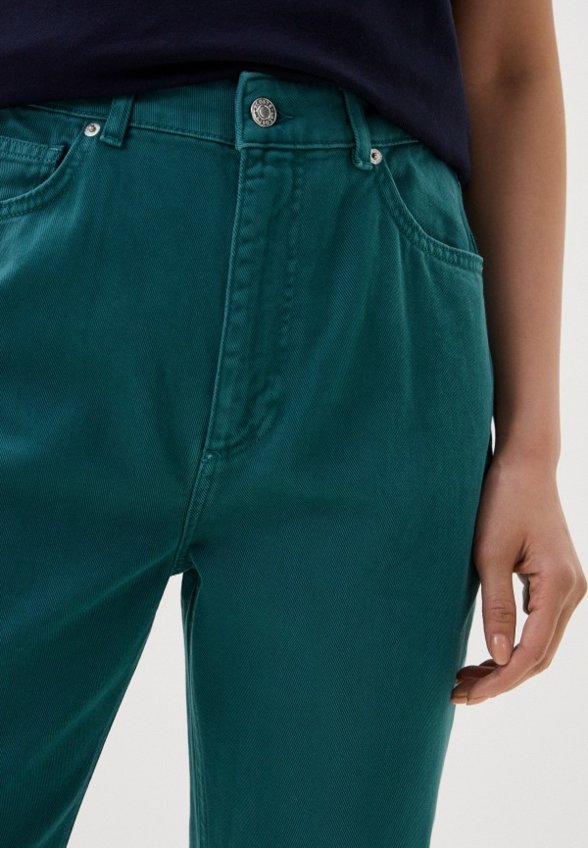 Джинсы Lacoste