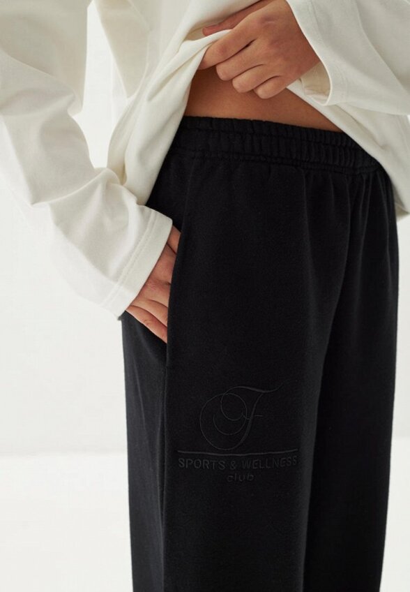 Брюки спортивные Figura