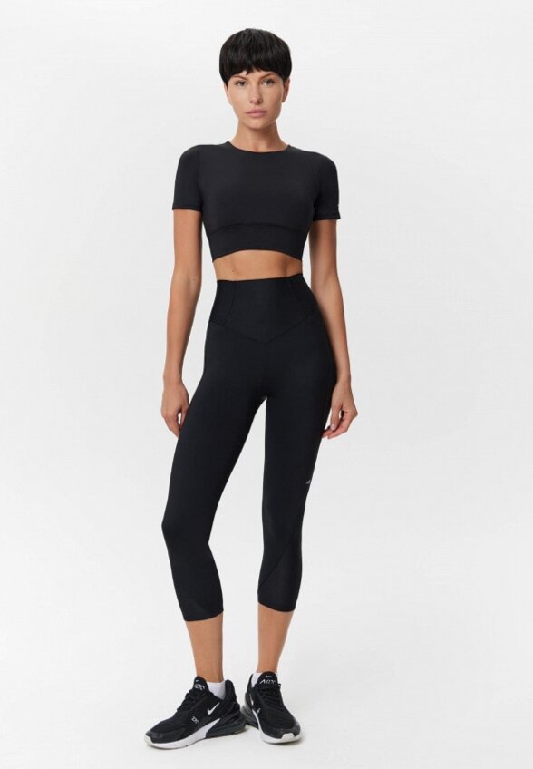 Топ спортивный Neverlate