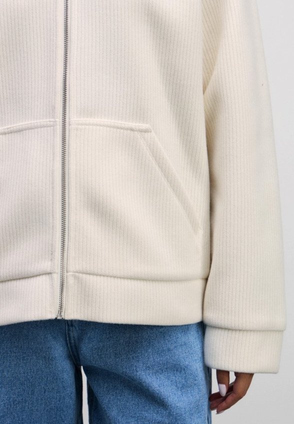 Толстовка Zarina