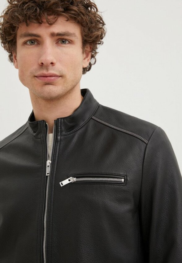 Куртка кожаная Finn Flare