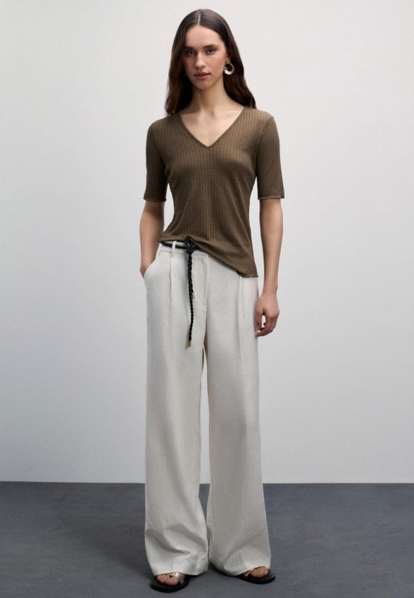 Пуловер Zarina