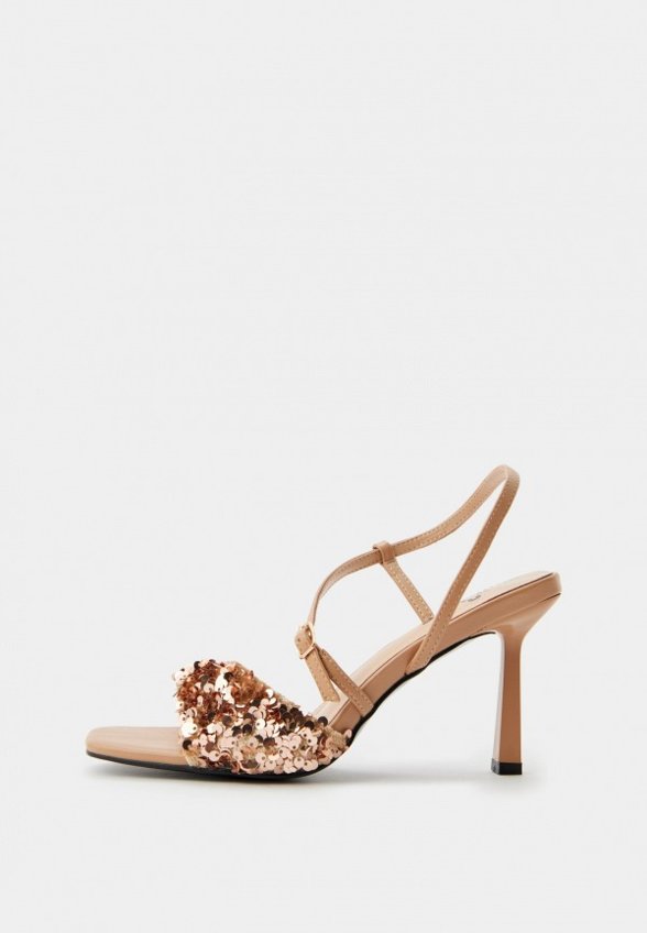 Босоножки Nume