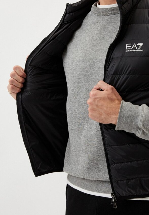 Жилет утепленный EA7