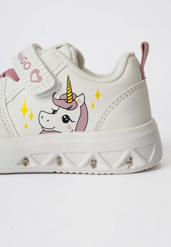 Кроссовки Tikkago