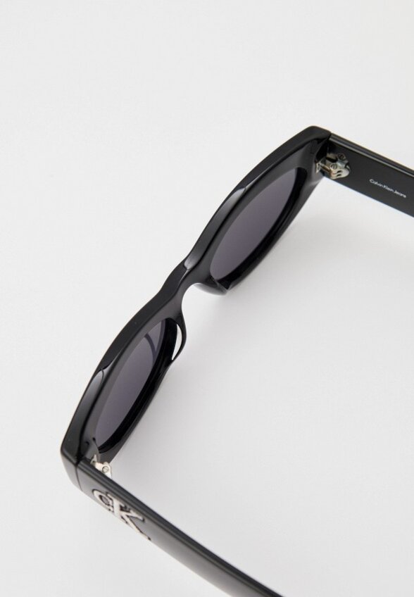 Очки солнцезащитные Calvin Klein Jeans