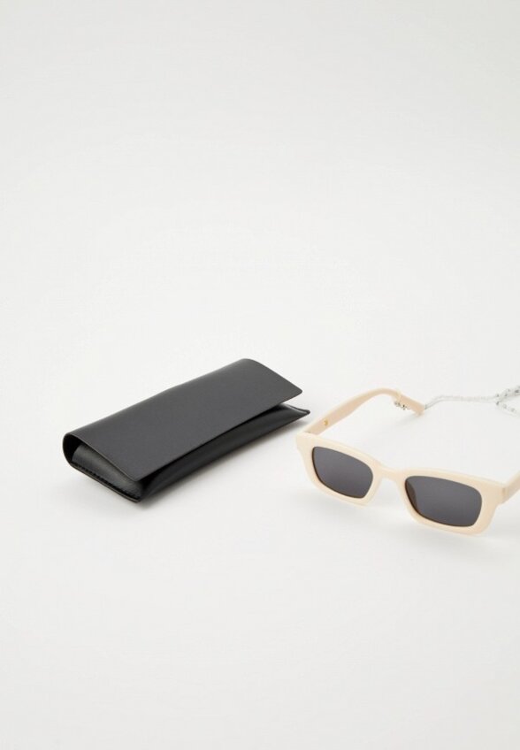 Очки солнцезащитные и цепочка Pabur