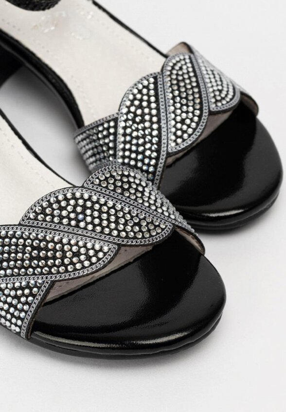 Босоножки Tikkago