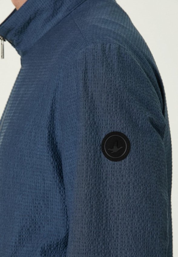 Ветровка Club