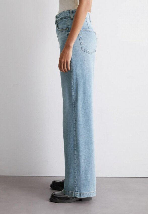 Джинсы Marc O'Polo