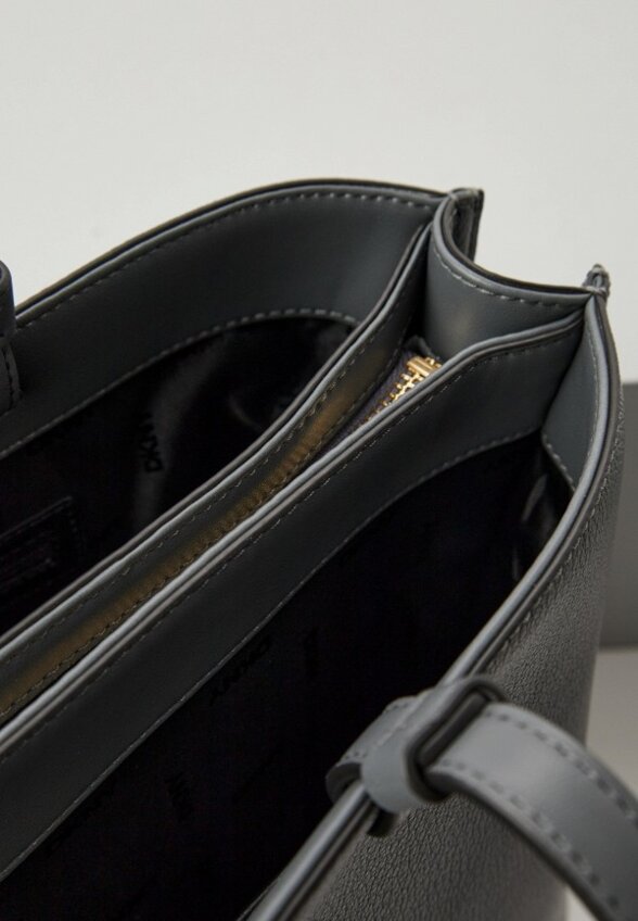 Сумка и брелок DKNY