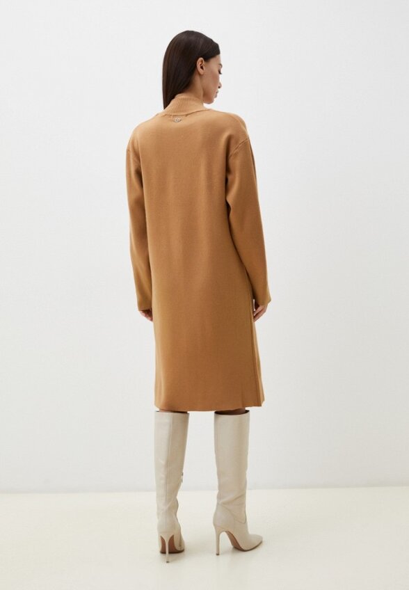 Платье и брошь Rinascimento