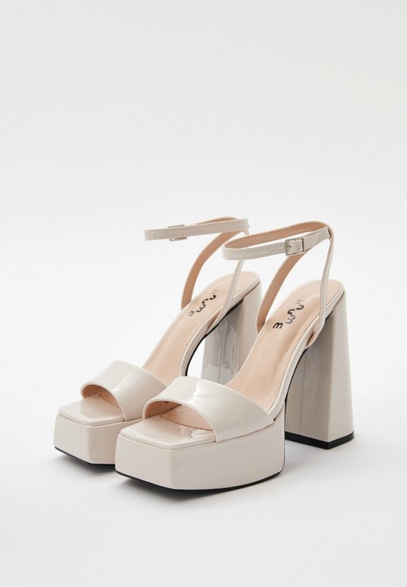 Босоножки Nume