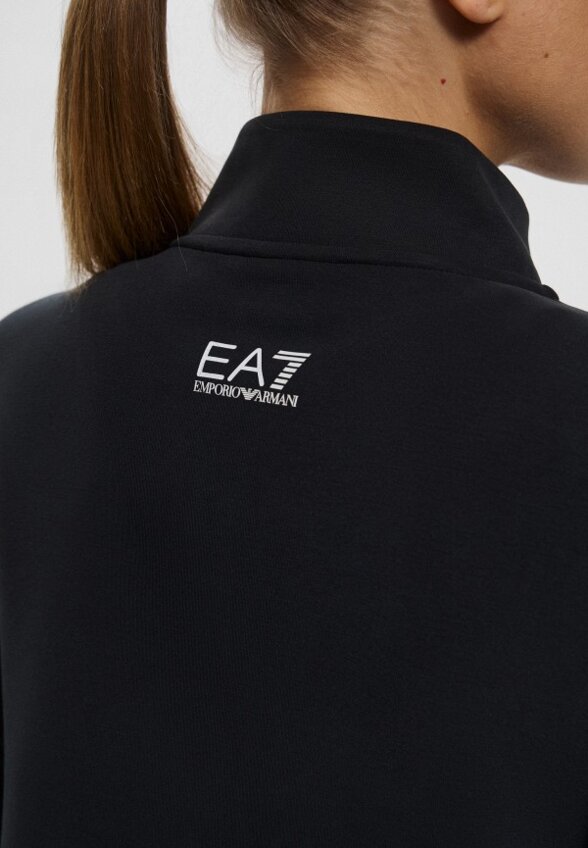 Олимпийка EA7