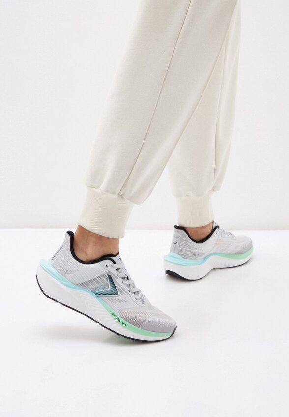 Кроссовки Demix