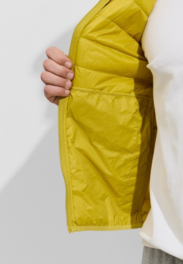 Жилет утепленный EA7