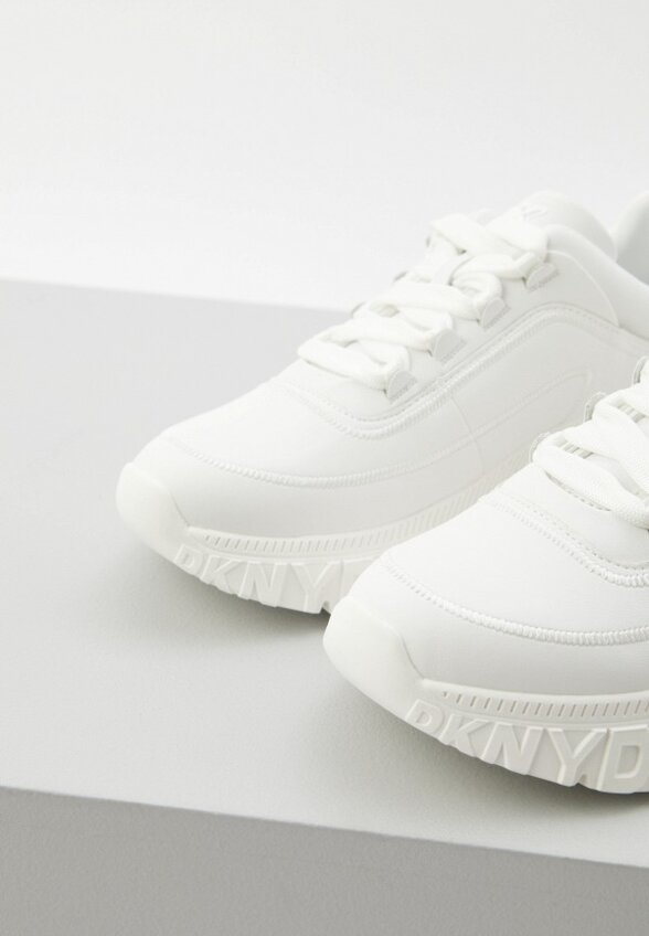 Кроссовки DKNY