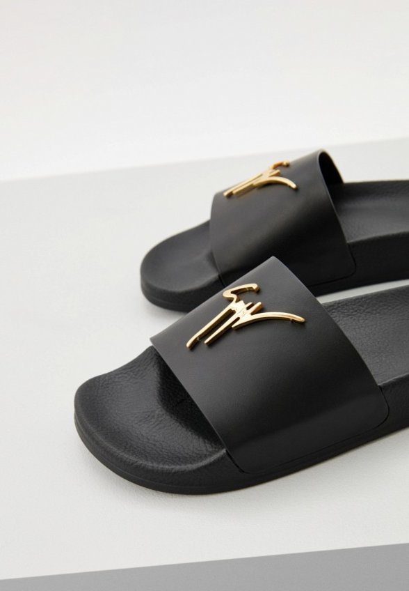 Сабо Giuseppe Zanotti
