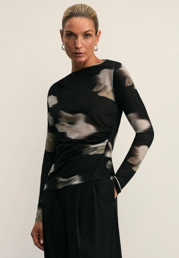 Лонгслив Zarina