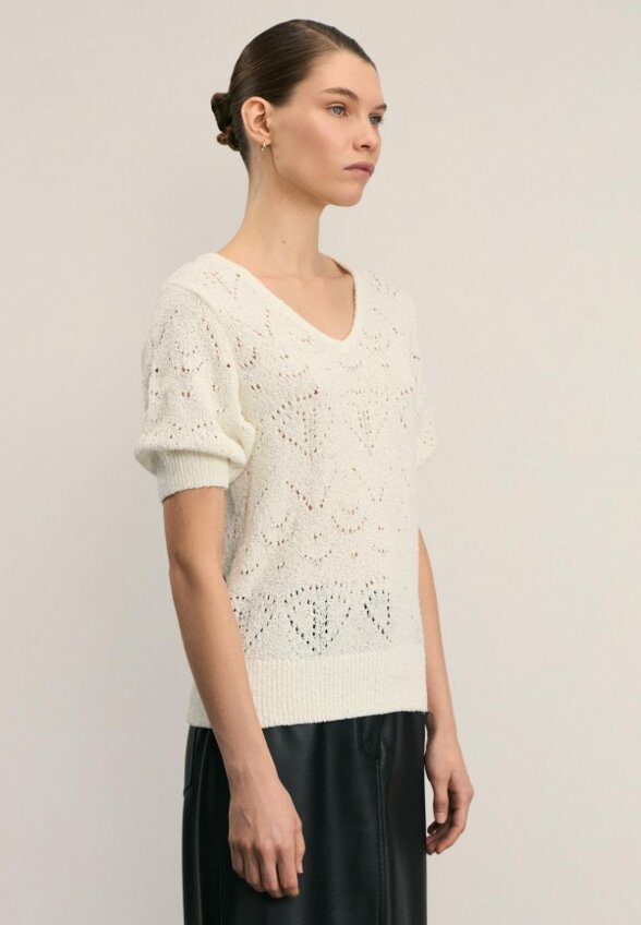 Пуловер Zarina