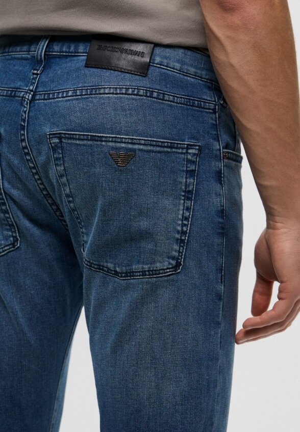 Джинсы Emporio Armani