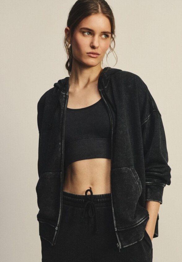 Толстовка Zarina