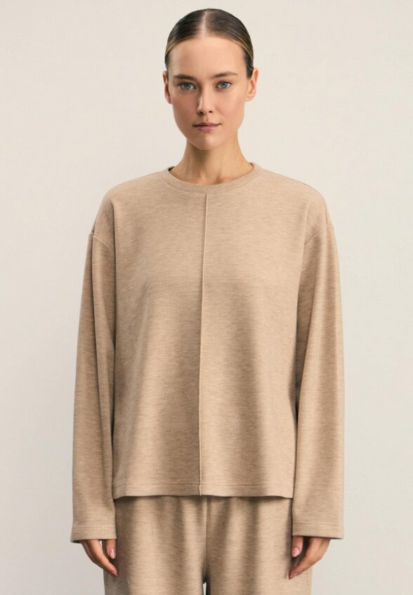 Лонгслив Zarina