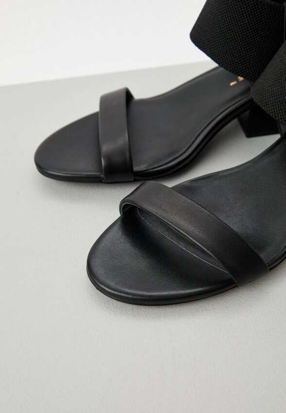 Босоножки United Nude