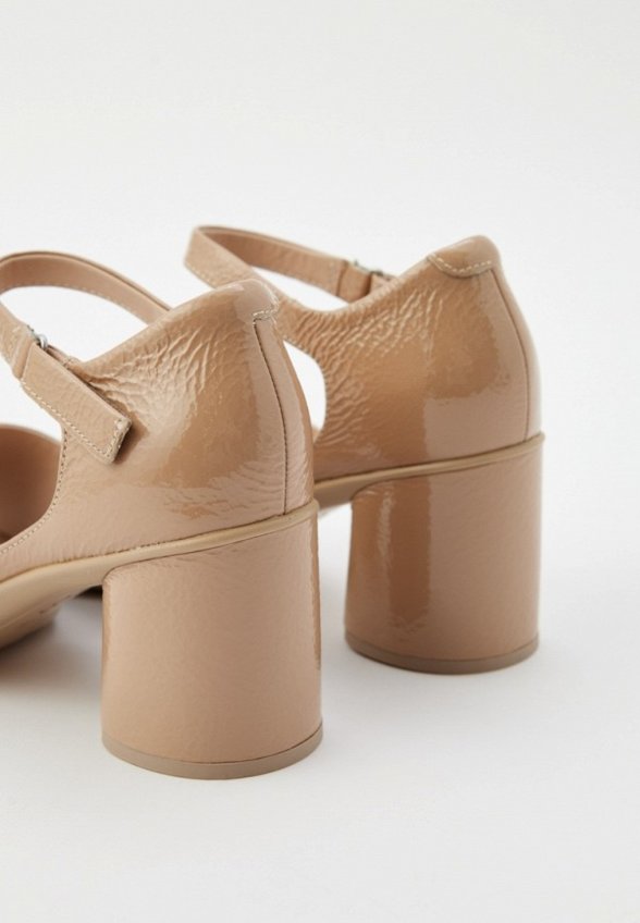 Босоножки Ecco