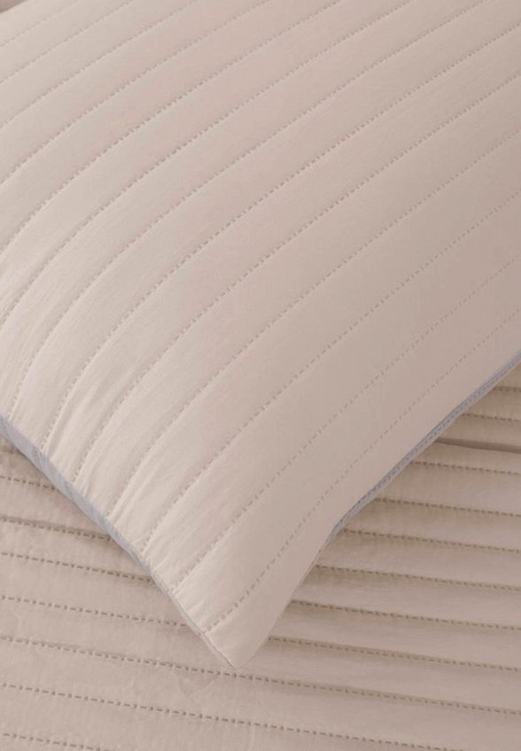 Комплект с покрывалом Sofi De Marko