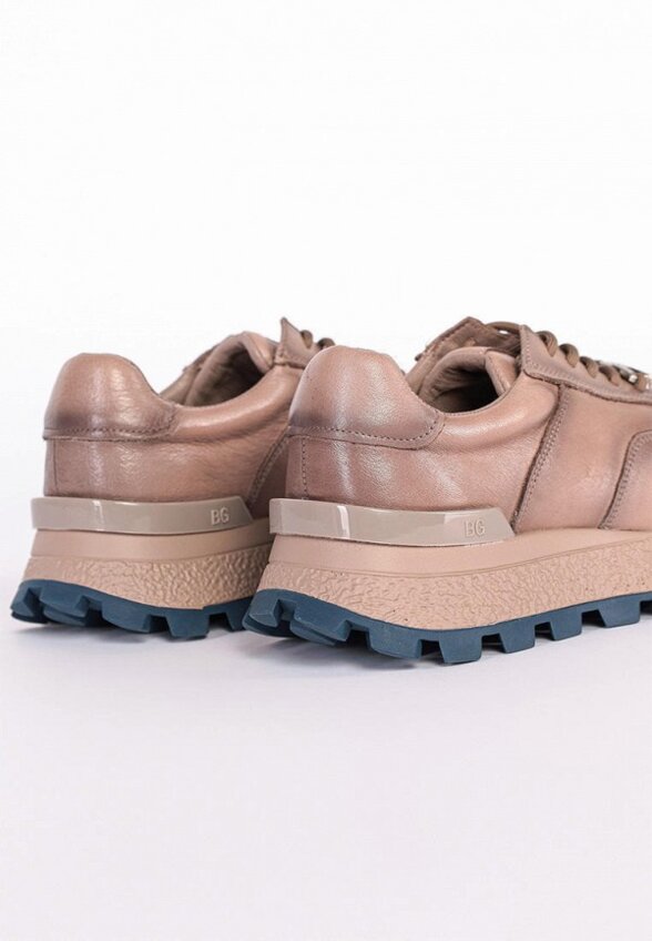 Кроссовки Gut