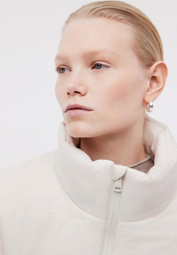 Жилет утепленный Baon