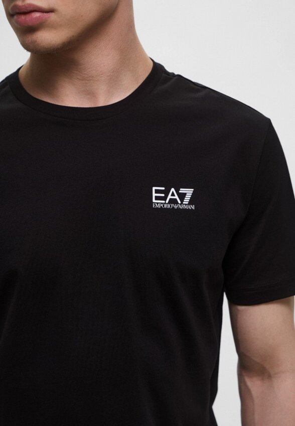 Футболка EA7