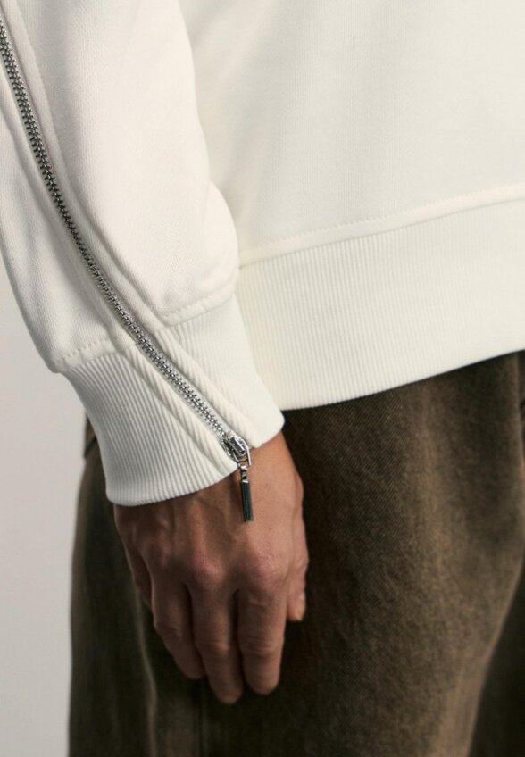 Свитшот Zarina