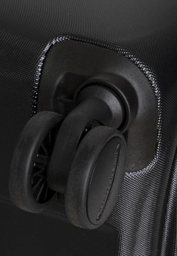 Чемодан Mandarina Duck