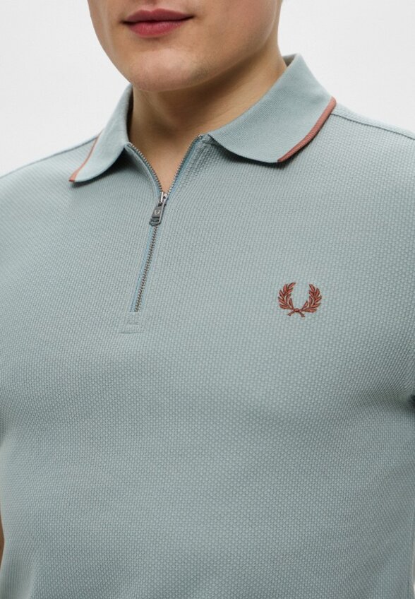 Поло Fred Perry