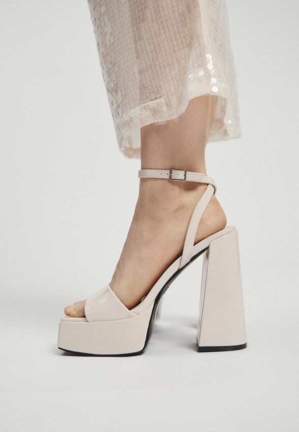 Босоножки Nume