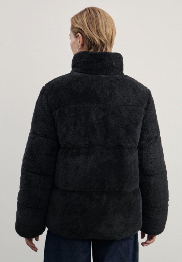 Пальто меховое Zarina