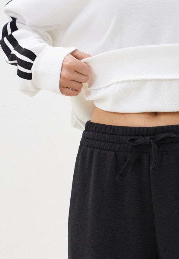 Свитшот adidas