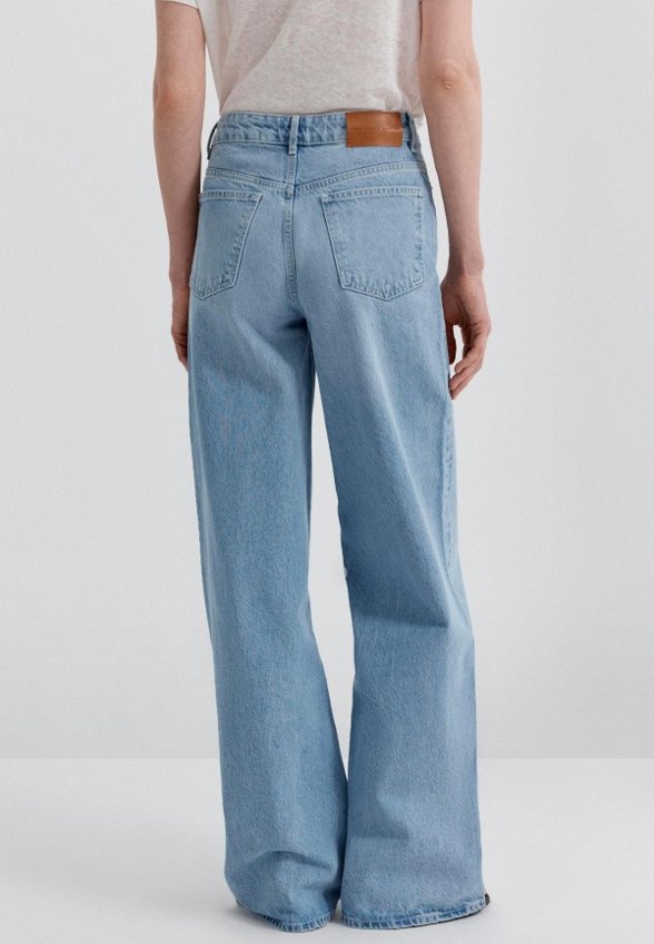 Джинсы Charuel