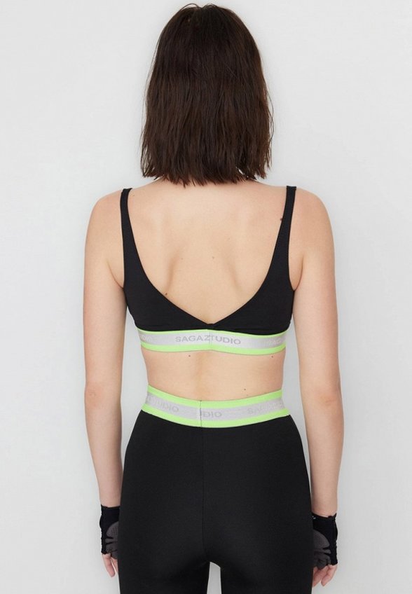 Топ спортивный Trendyol