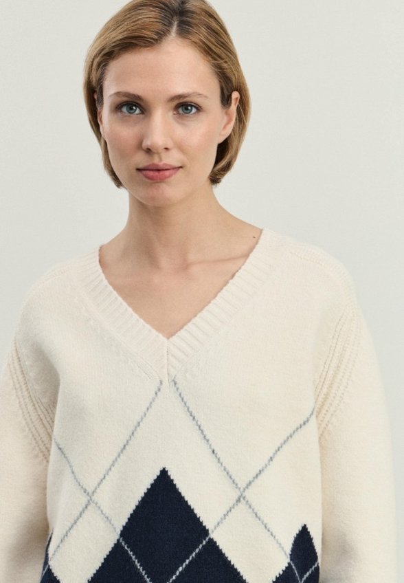 Пуловер Zarina