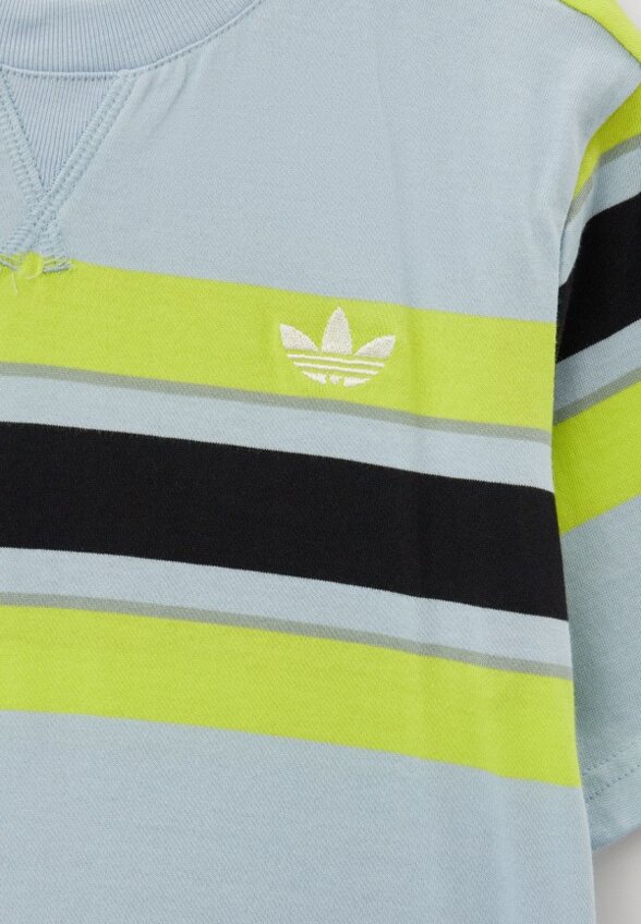 Футболка и шорты adidas Originals